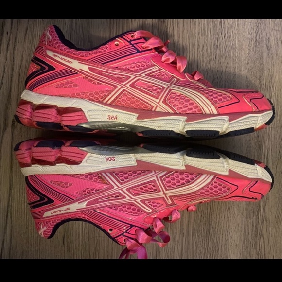 Pink ASICS - Picture 2 of 7